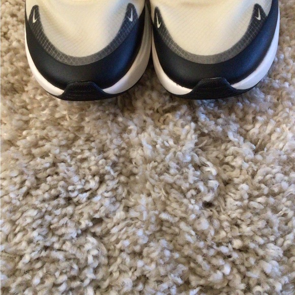 NIKE - Wmns Air Max Dia 'Pale Ivory' Sneakers SE (Size 9) - Picture 8 of 8